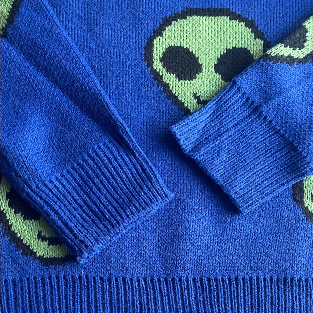 Forever 21 Men’s Blue Knit Crewneck Sweater w Green Alien Print - Picture 5 of 11